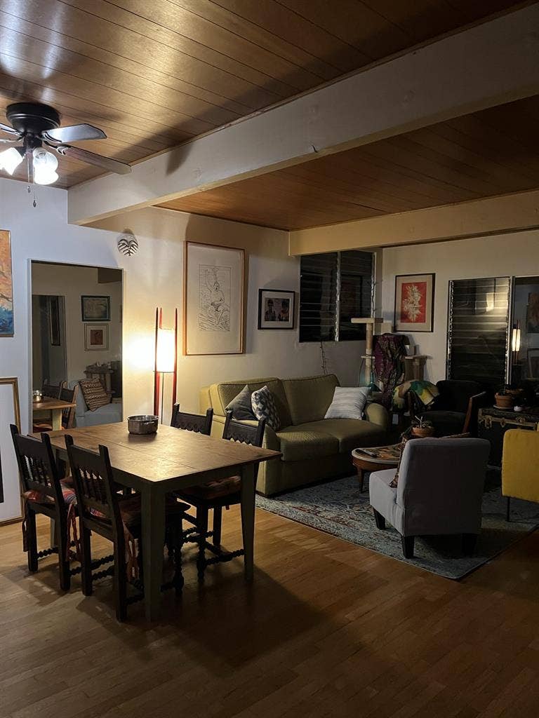 Sharing 2 bedroom apartment in West