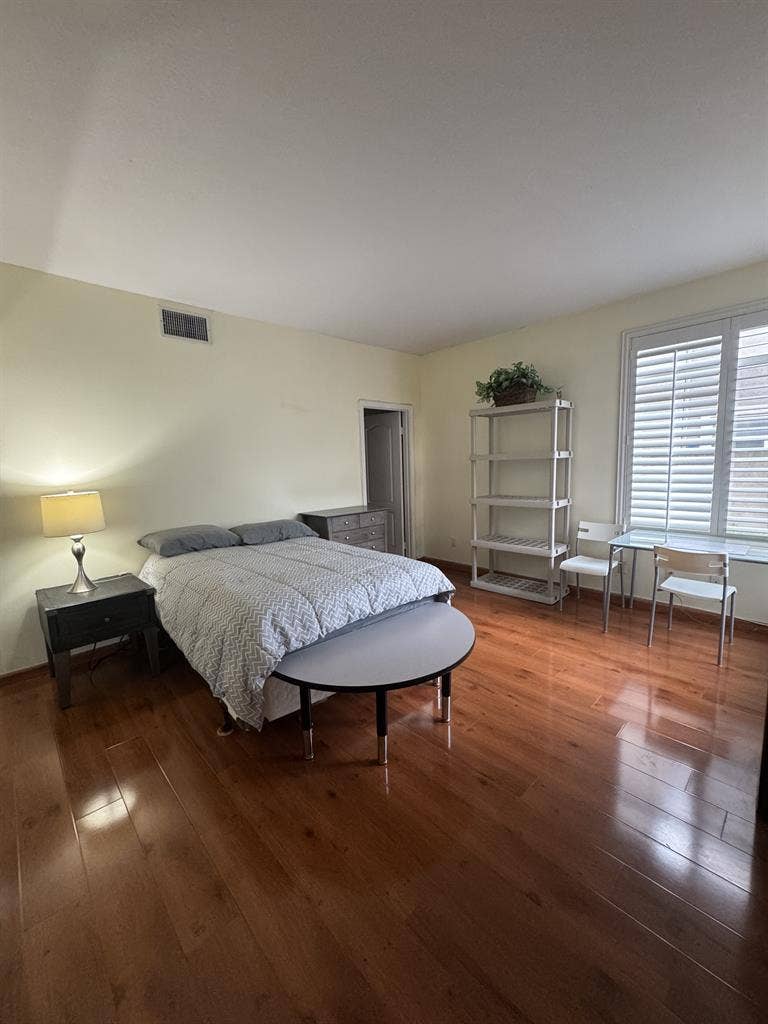 235 SQFT furnished bedroom for rent