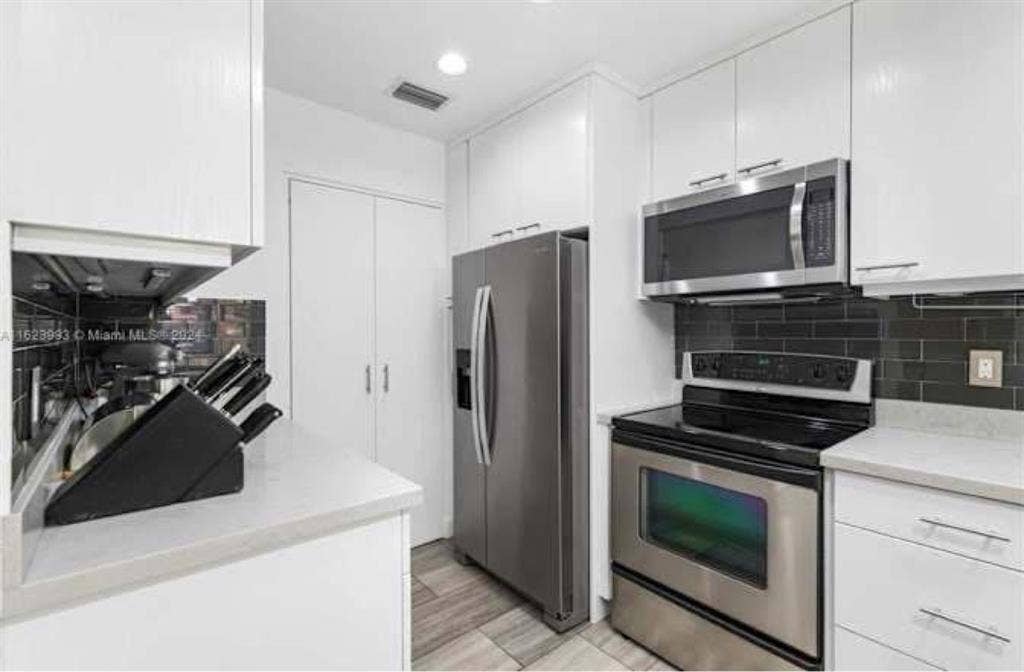 ROOM FOR RENT - FORT LAUDERDALE