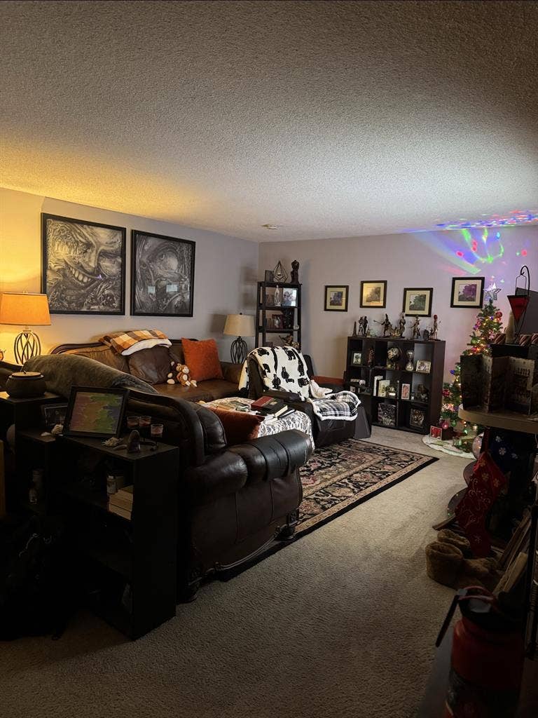 Shared Apartment-Own Bed & Bath