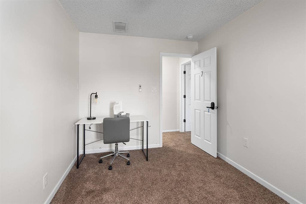 7 BR in Live Oak