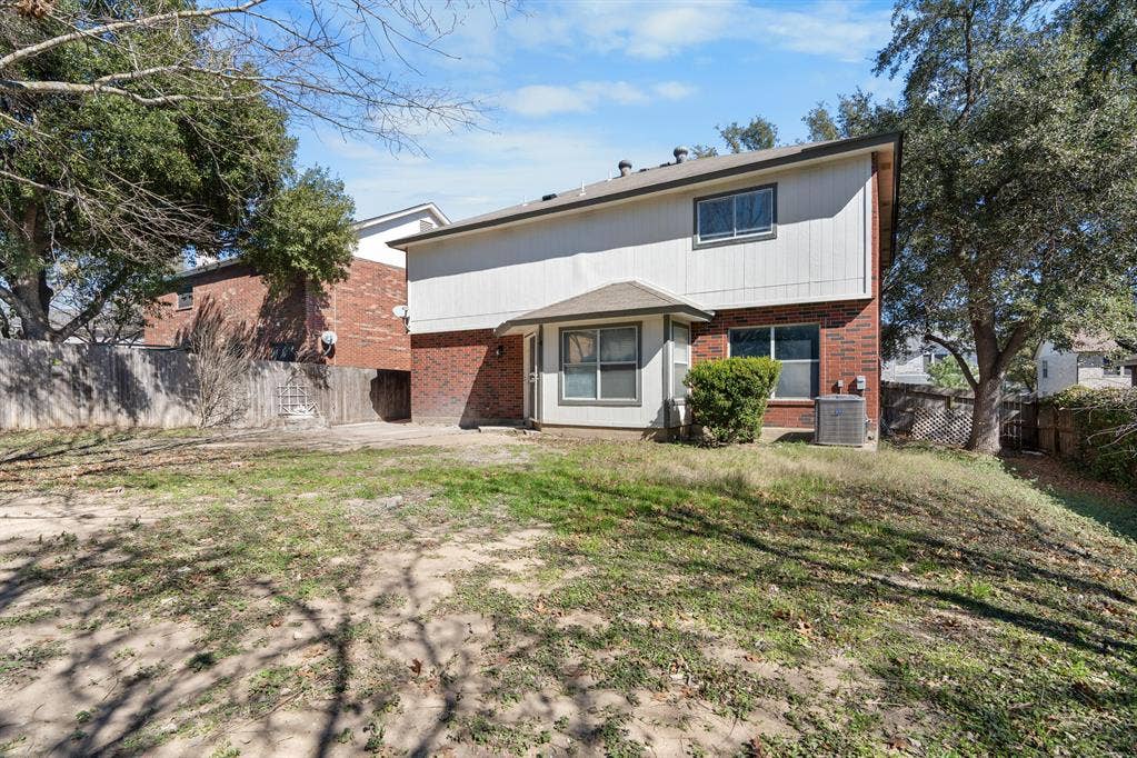 7 BR in Live Oak