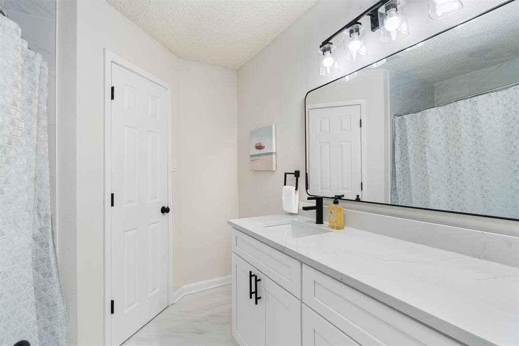 7 BR in Live Oak