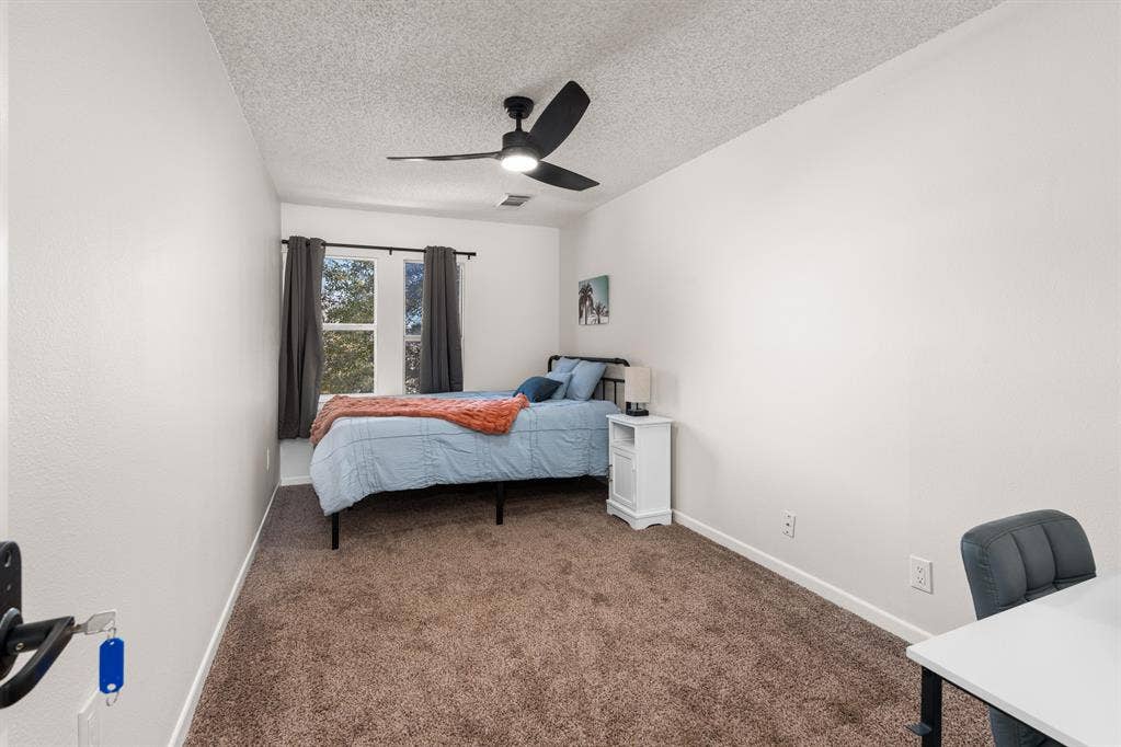 7 BR in Live Oak