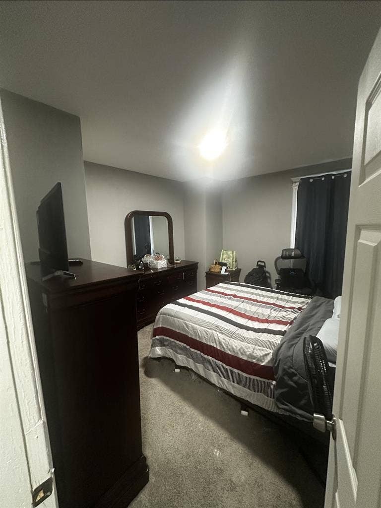 $ Room • No Visitors/Kitchen