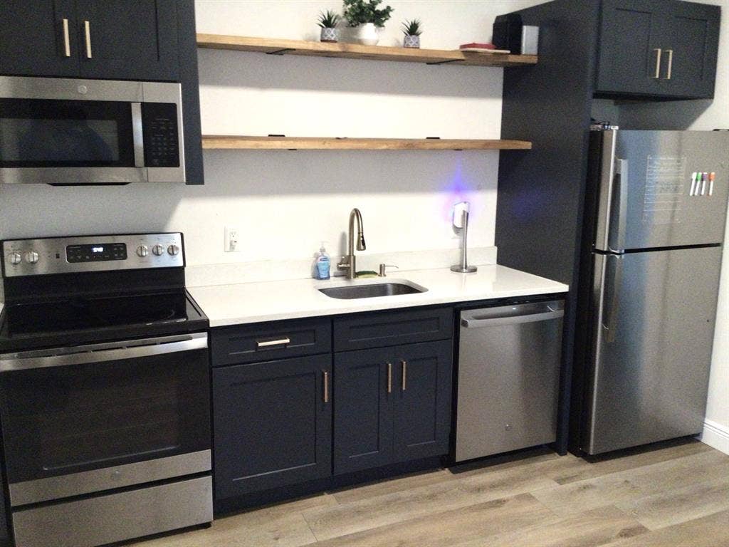 Private Room Near Downtown & Ybor