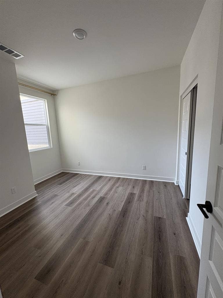 Private Room for Rent - Townhome