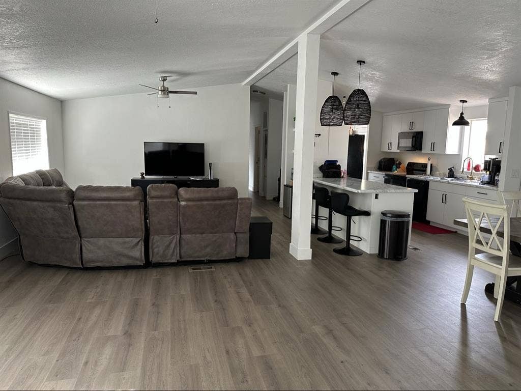 Private room shared bathroom. Ivins