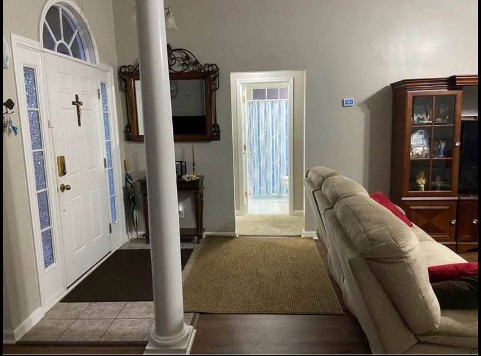Cozy, move-in ready furnished room