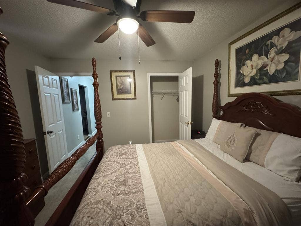 Cozy, move-in ready furnished room