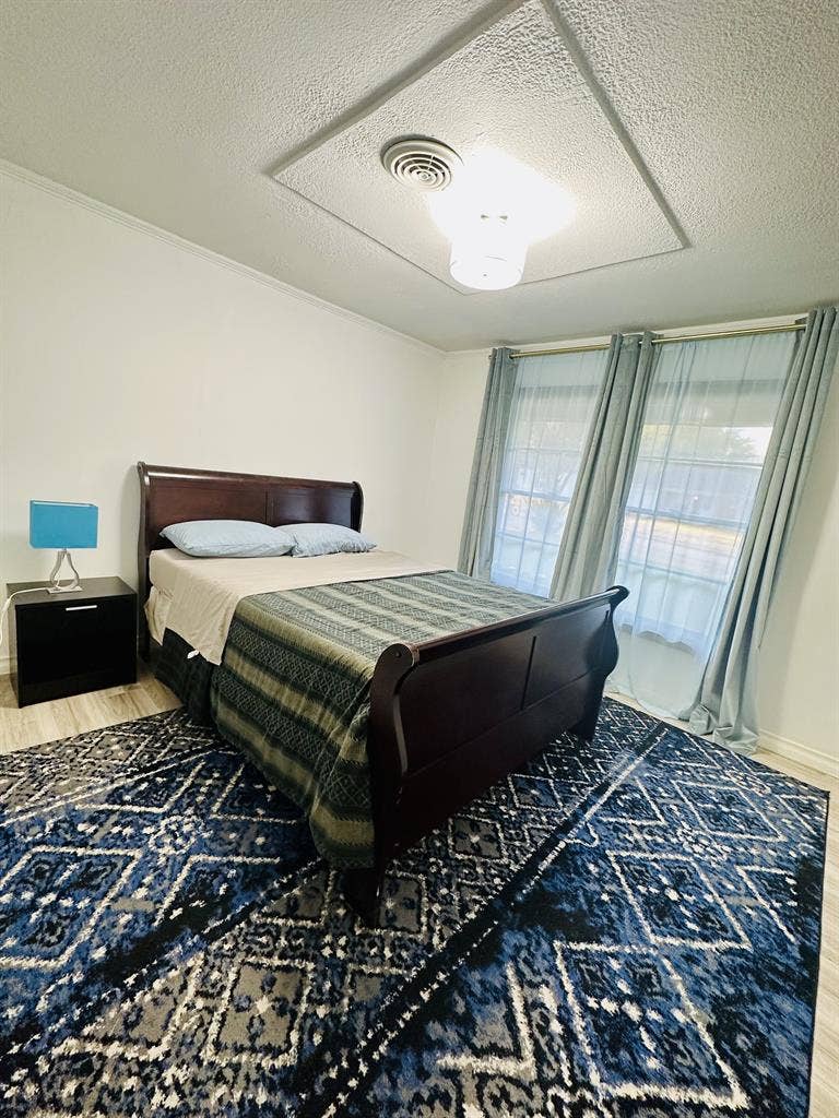 Room Rent - Prime Irving Location
