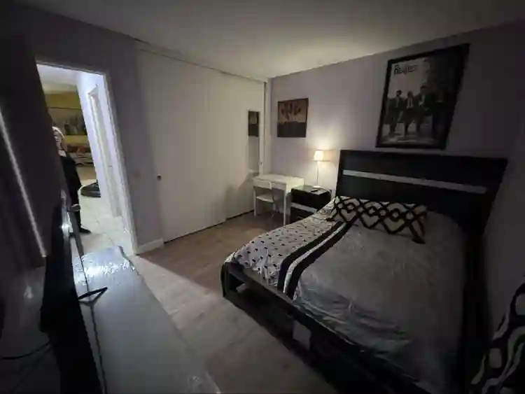 Private room in large upscale home