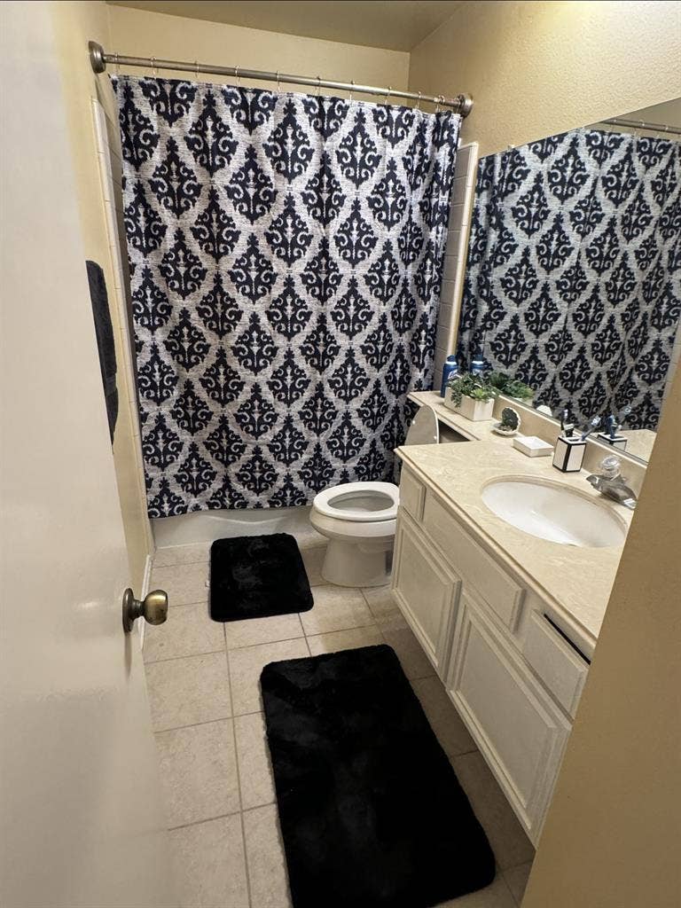 Private room in large upscale home