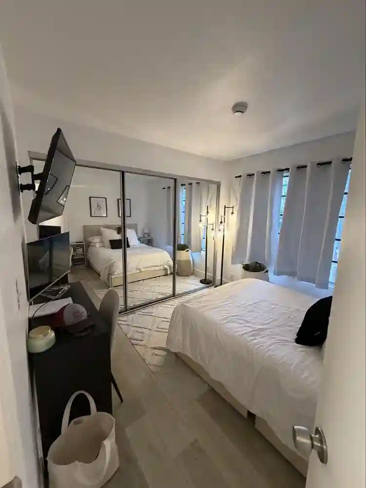 Roomate needed:
BR/BA
in WeHo