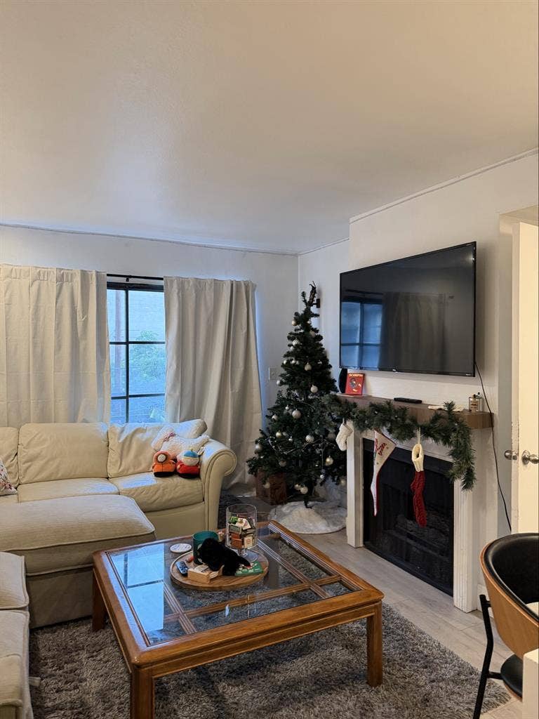 Roomate needed: 
BR/BA 
in WeHo