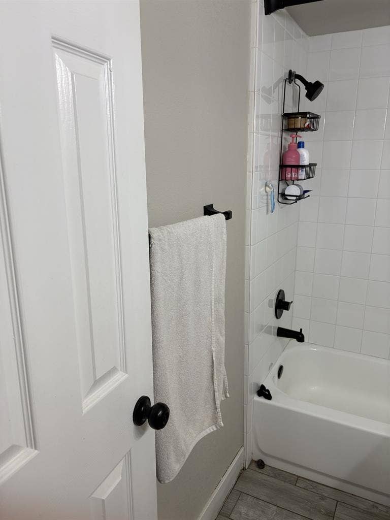 Beautiful private room & condo