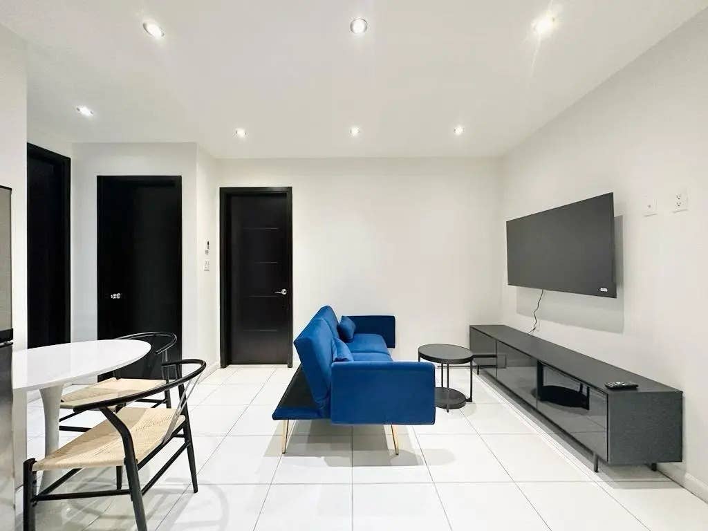 Amsterdam Avenue Room #