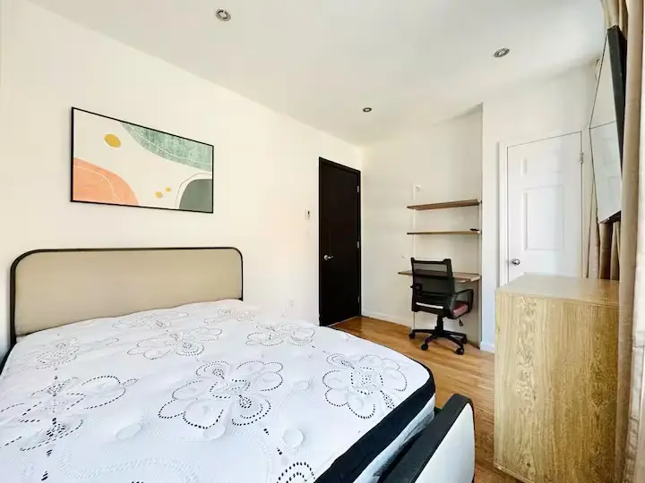 Amsterdam Avenue Room #