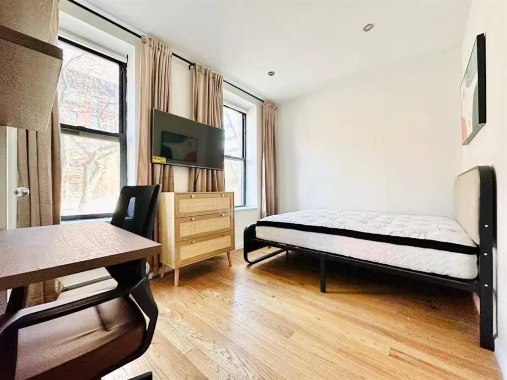 Amsterdam Avenue Room #
