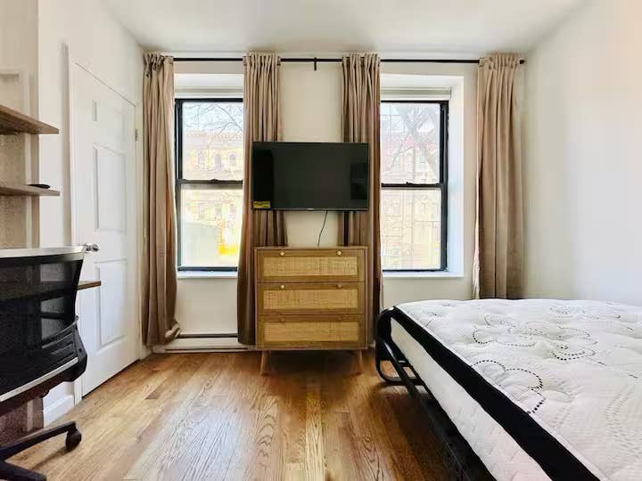 Amsterdam Avenue Room #