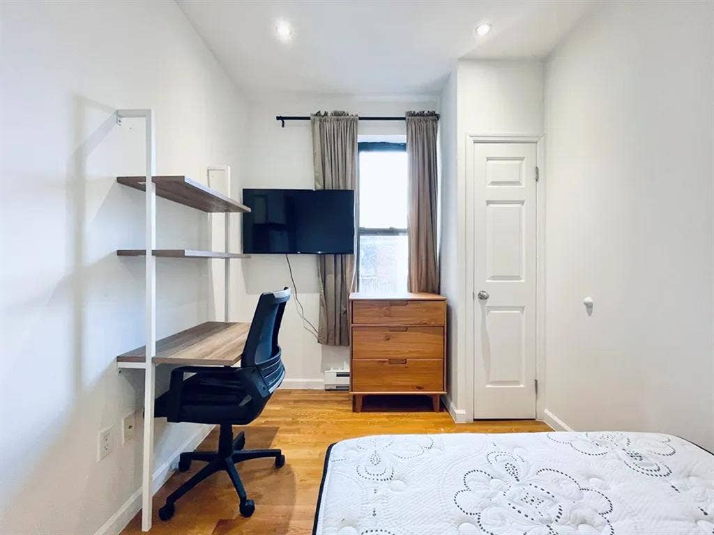 Amsterdam Avenue Room #