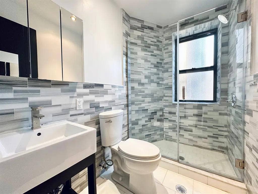 Amsterdam Avenue Room #