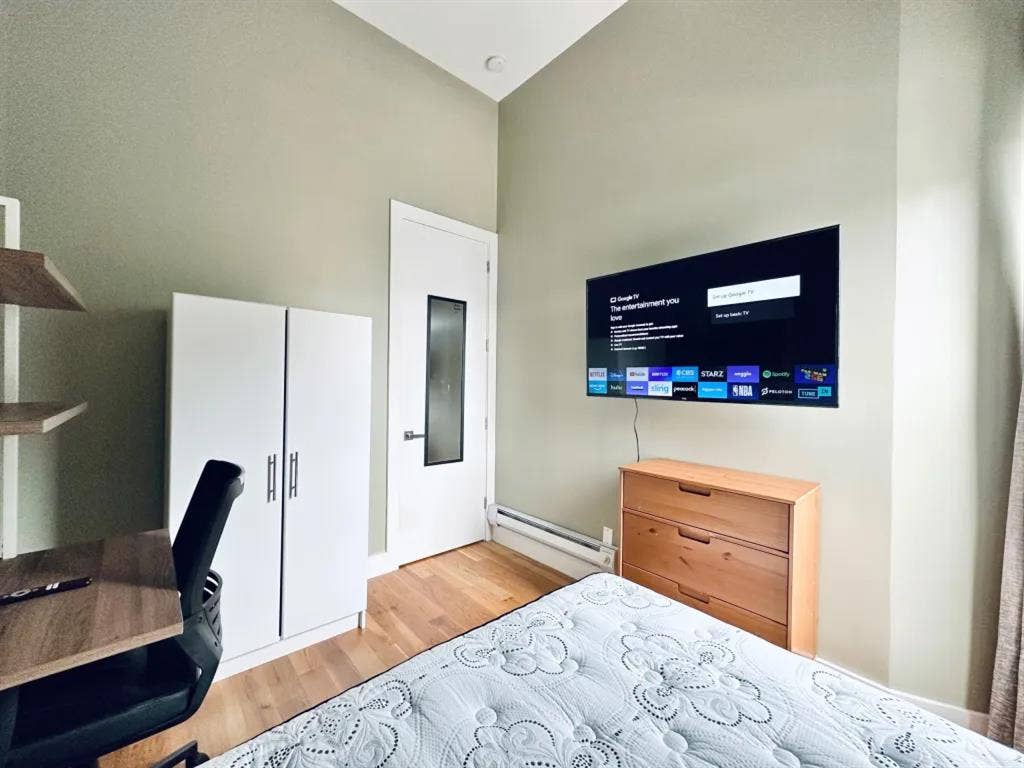 Putnam Avenue Room #