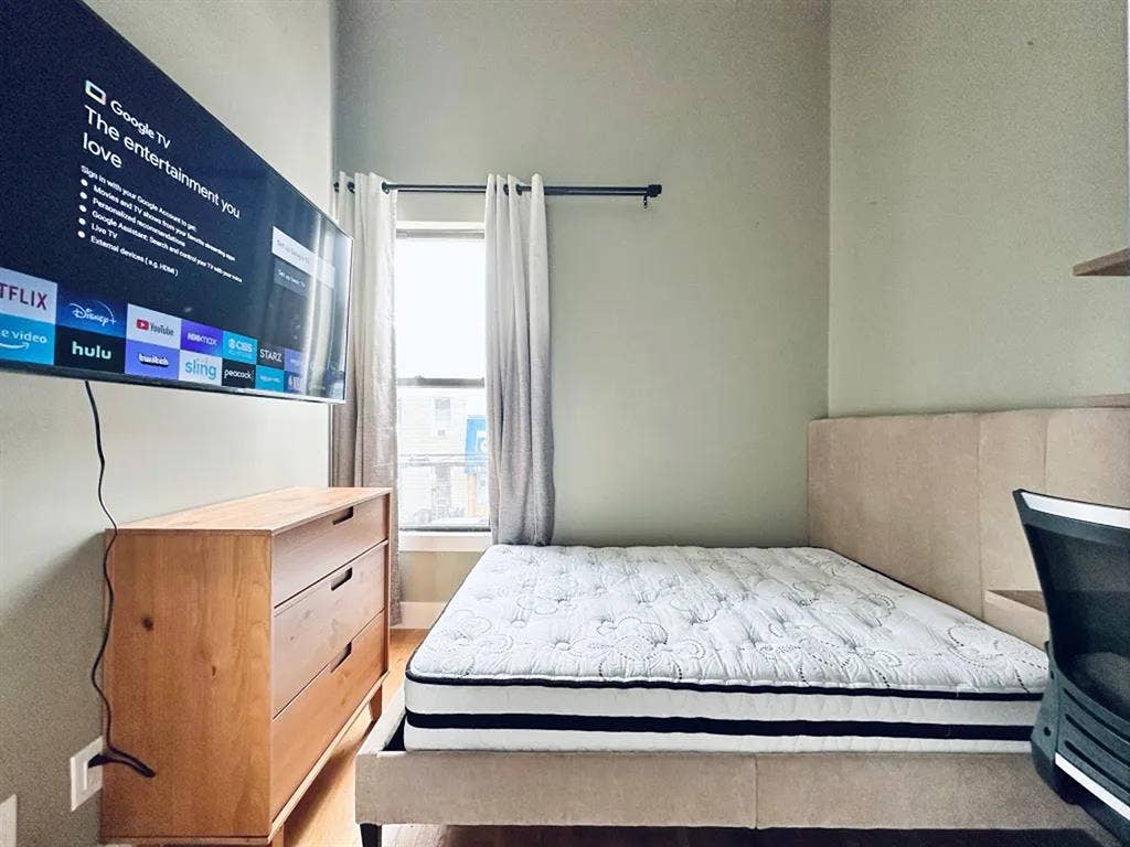 Putnam Avenue Room #