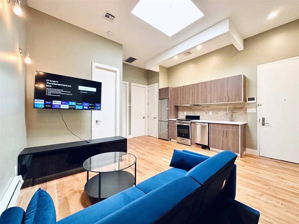 Putnam Avenue Room #