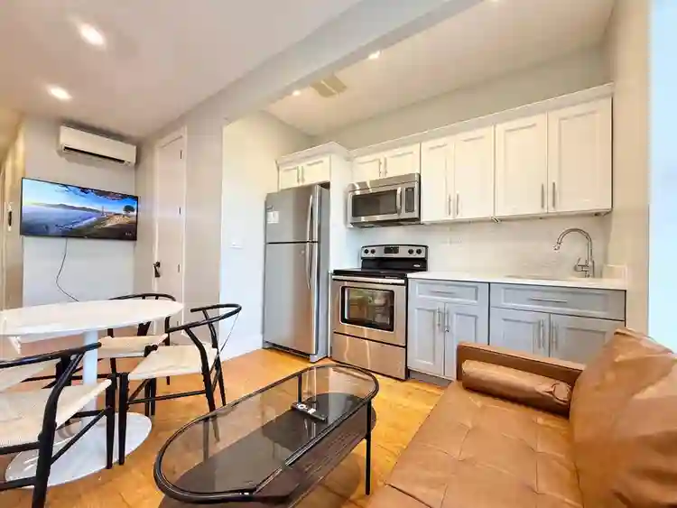 th avenue Room #