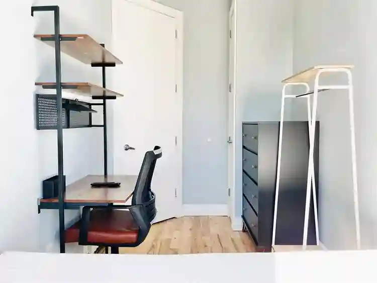 Kosciuszko Street Room #185