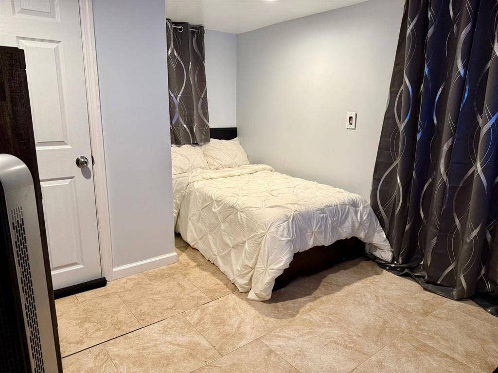 Offering Room for rent