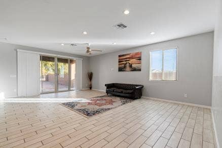 5 BR in Avondale