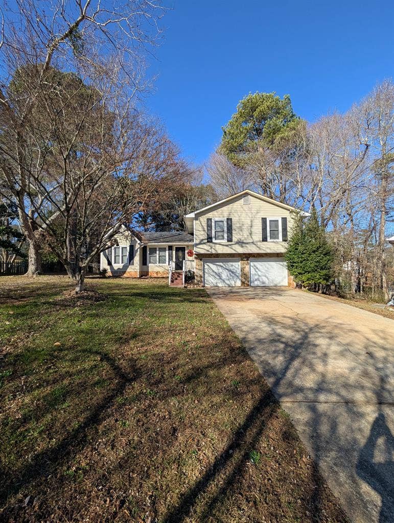 2 BR in Lawrenceville