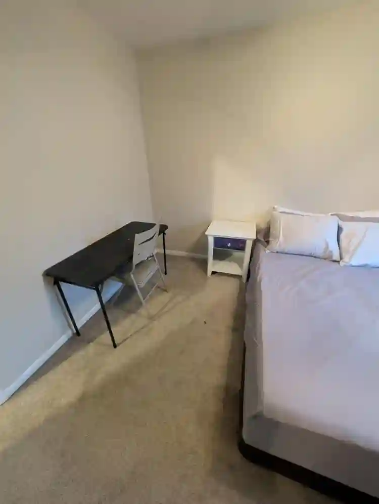 2 BR in Lawrenceville