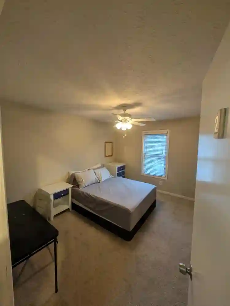 2 BR in Lawrenceville