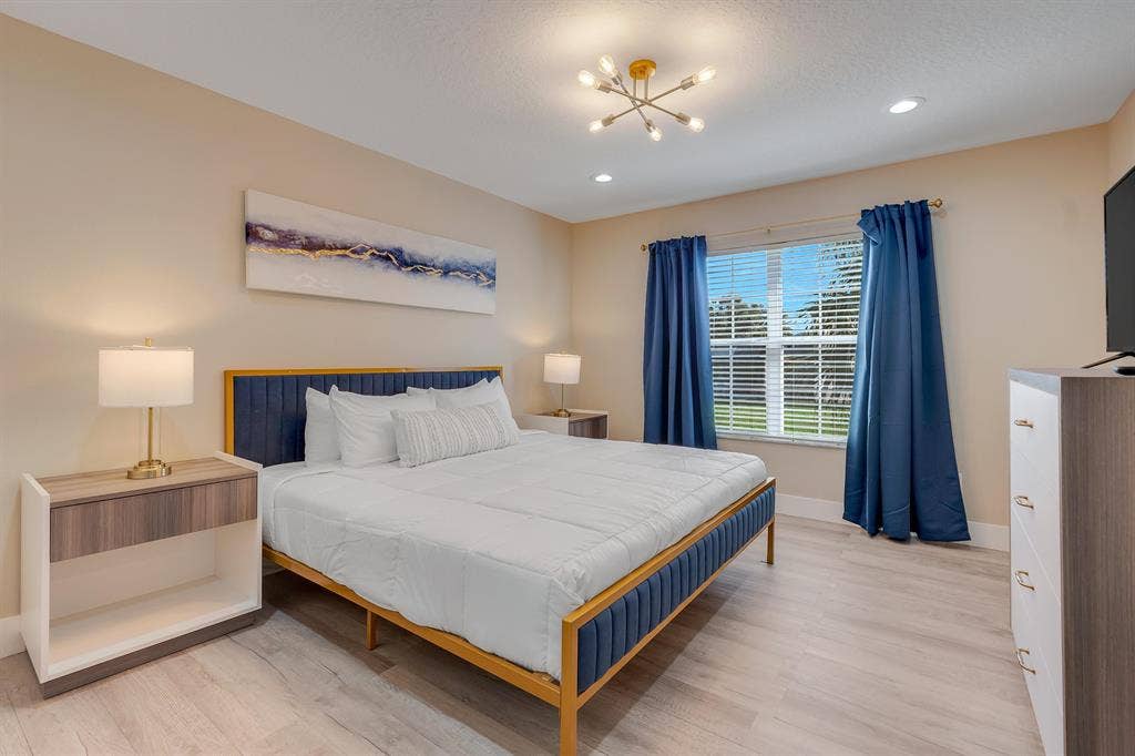 6 BR in Kissimmee