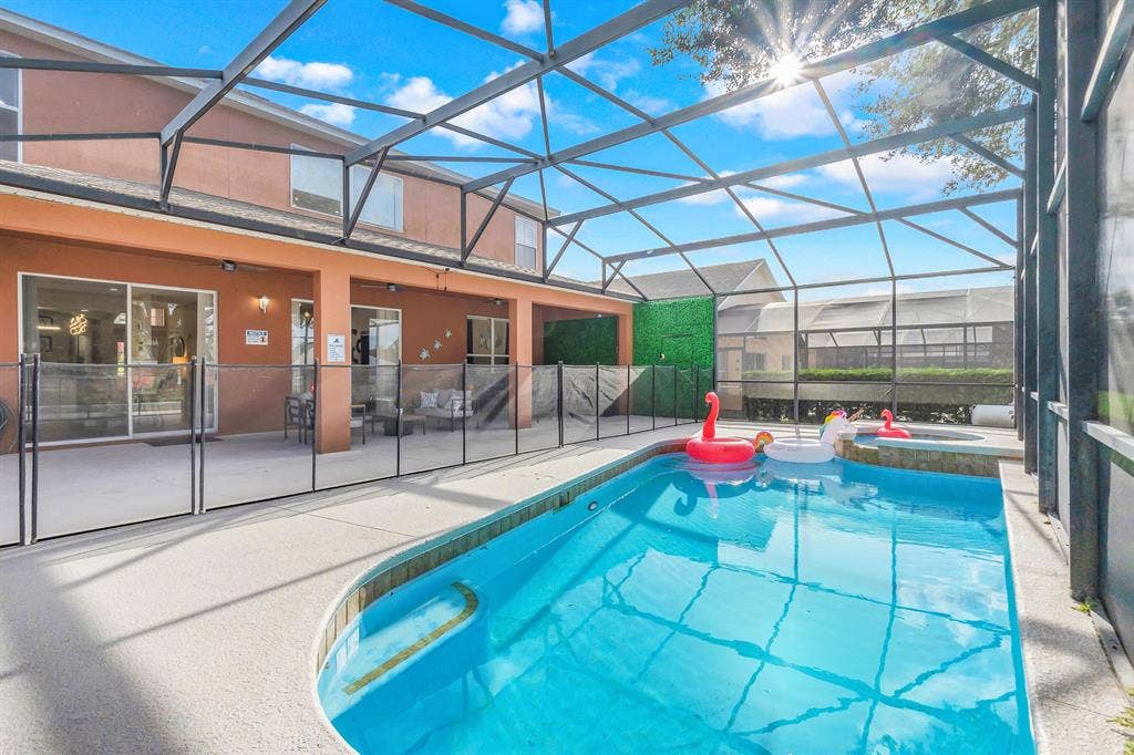 6 BR in Kissimmee