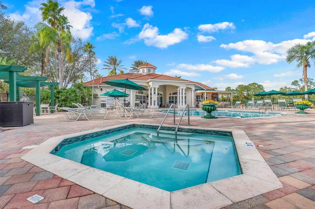 6 BR in Kissimmee
