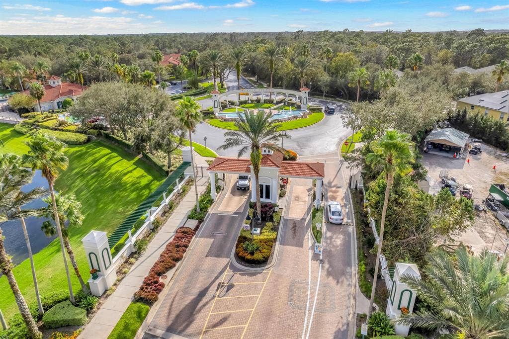 6 BR in Kissimmee