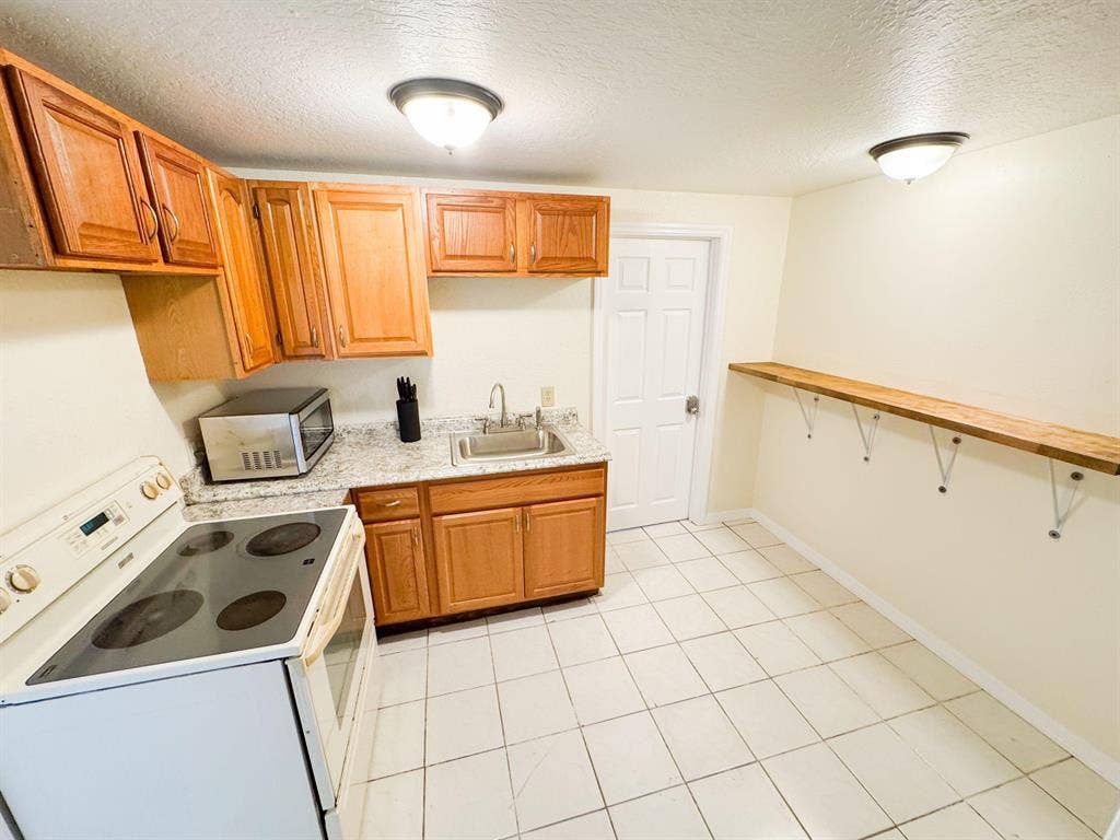 5 BR in Largo