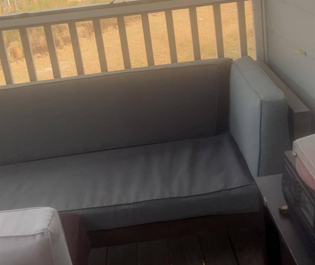 Furnished room, Utilities included