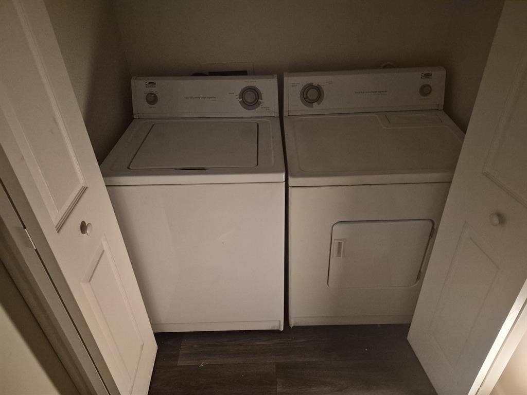 ROOM FOR RENT
1ST OF MONTH JAN