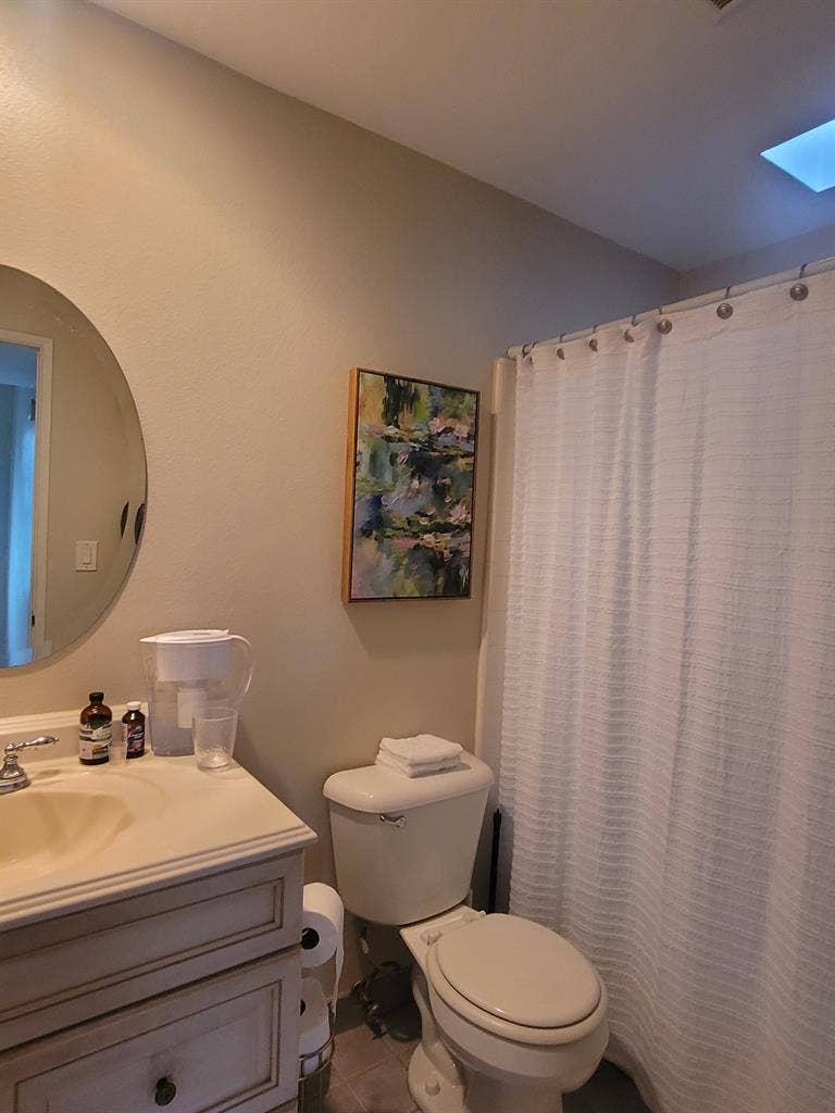 Roommate Needed Jan 1st