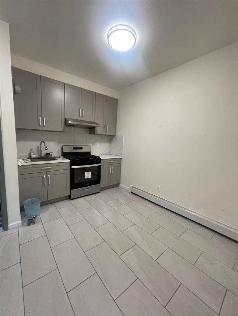 For Rent - Beautiful 2 Bedroom Apt