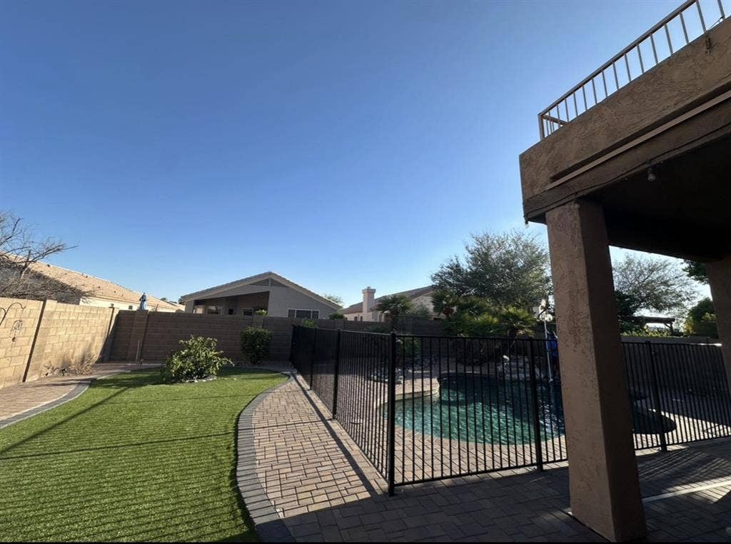 Private Upstairs Bedroom for Rent