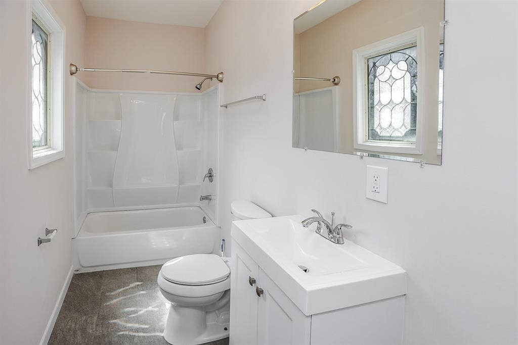 8 BR in Petersburg