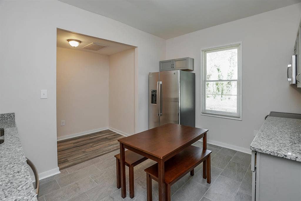 8 BR in Petersburg