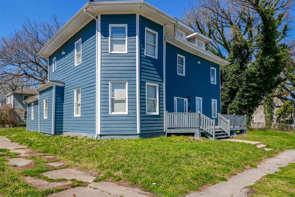 8 BR in Petersburg