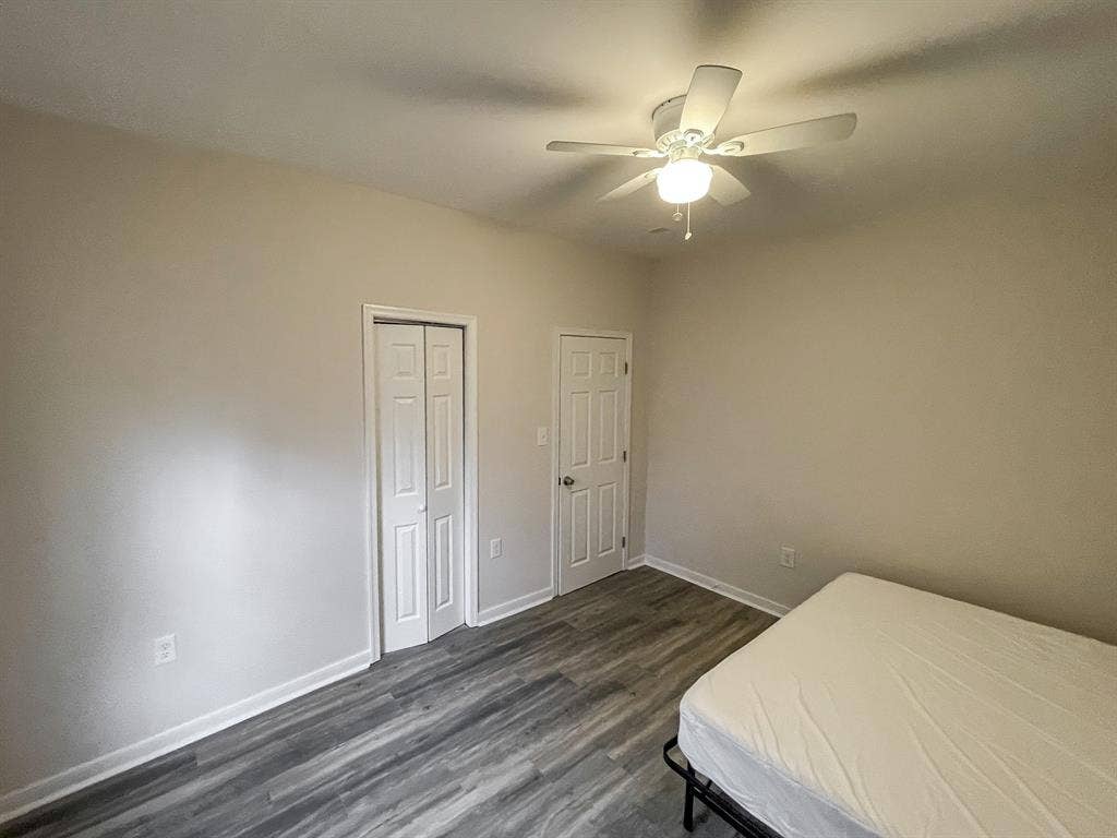 8 BR in Petersburg